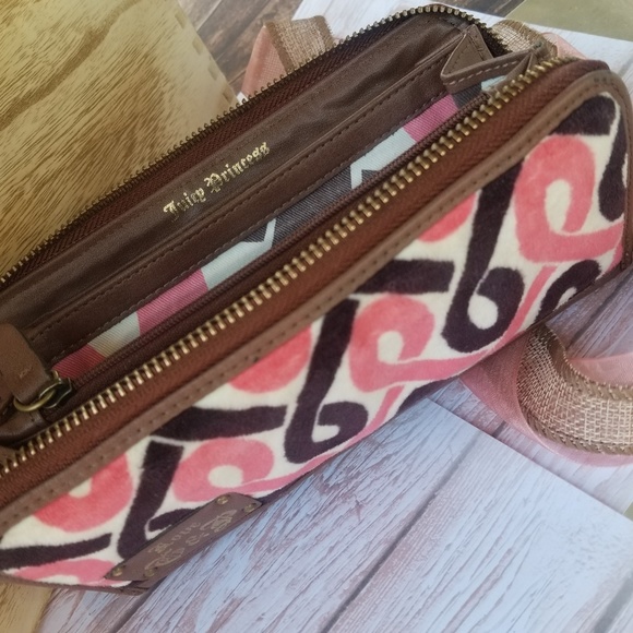 (RARE FIND) Juicy Couture Breast Cancer Awareness - Picture 4 of 8